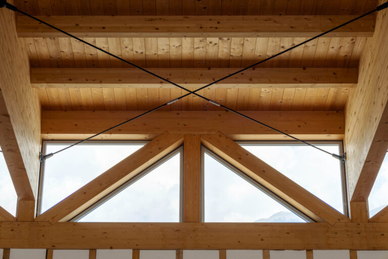 copertura in legno lamellare per Palestra Polifunzionale del Comune di Traona